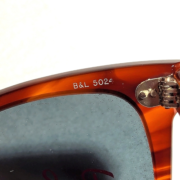 NWT Vintage Classic Ray-Ban Wayfarer Tortoise Sunglasses - Picture 9 of 9